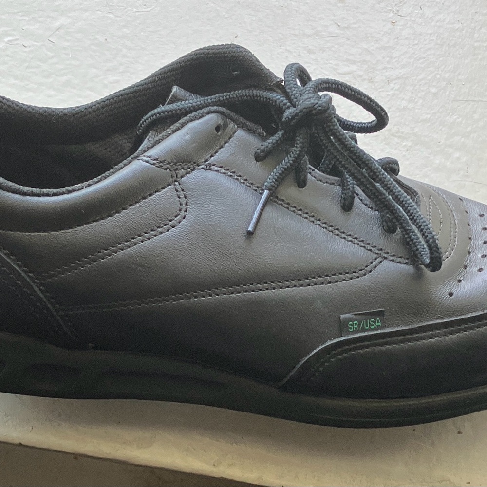 Thorogood Women's Athletic Shoe Size 9 - Picture 3 of 4